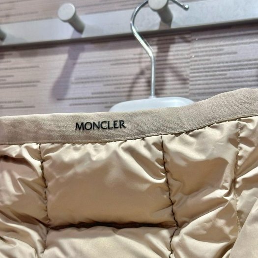 💎Han's house精品服飾💎MONCLER Galion 羽絨 連帽 外套 現貨 L  原價53800-4