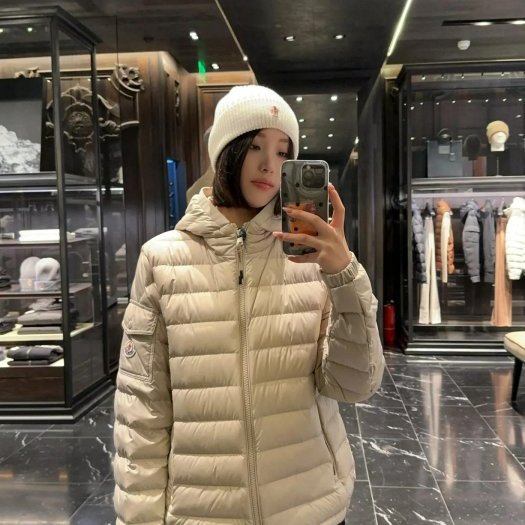 💎Han's house精品服飾💎MONCLER Galion 羽絨 連帽 外套 現貨 L  原價53800-7