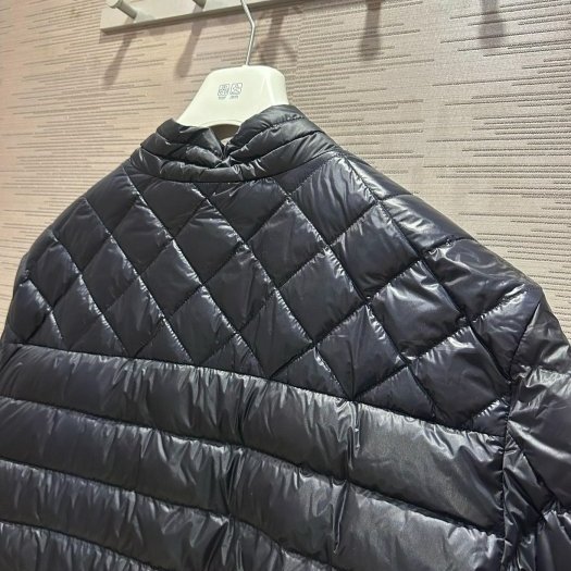 💎Han's house精品服飾💎moncler Benamou 羽絨 騎士 外套 深藍 現貨 7 原價 48100-1