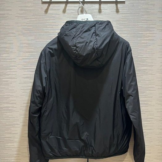 💎Han's house精品服飾💎moncler Monteynard 防風 防水 風衣 內 羽絨 連帽 外套 現貨 2 原價55700-1