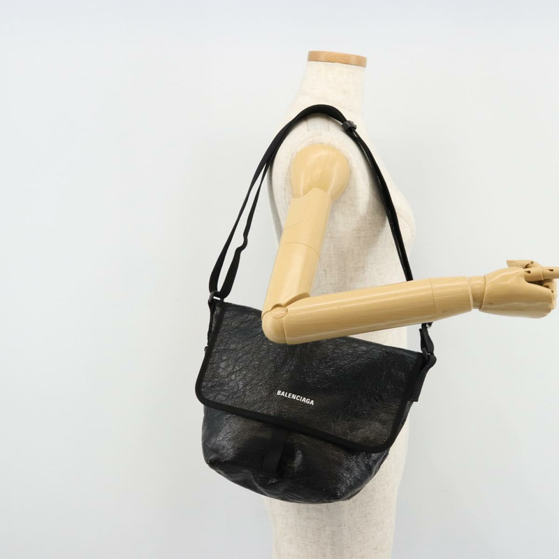【日本直送】BALENCIAGA Explorer 黑色皮革單肩包 620259 Auth mr2509A-23