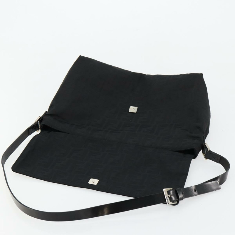 【日本直送】FENDI Zucca帆布單肩包 黑色 銀色 正品 177493A-17