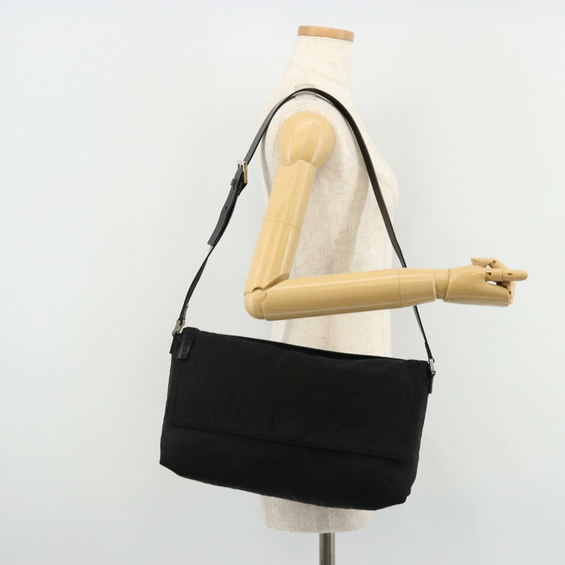 【日本直送】FENDI Zucca帆布單肩包 黑色 銀色 正品 177493A-23