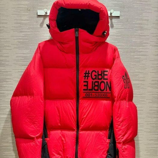💎Han's house精品服飾💎 MONCLER PRAMINT 滑雪系列 高機能 羽絨 連帽 外套 消光紅 可手水洗 現貨 L 原價72600-0