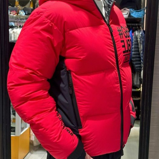 💎Han's house精品服飾💎 MONCLER PRAMINT 滑雪系列 高機能 羽絨 連帽 外套 消光紅 可手水洗 現貨 L 原價72600-9