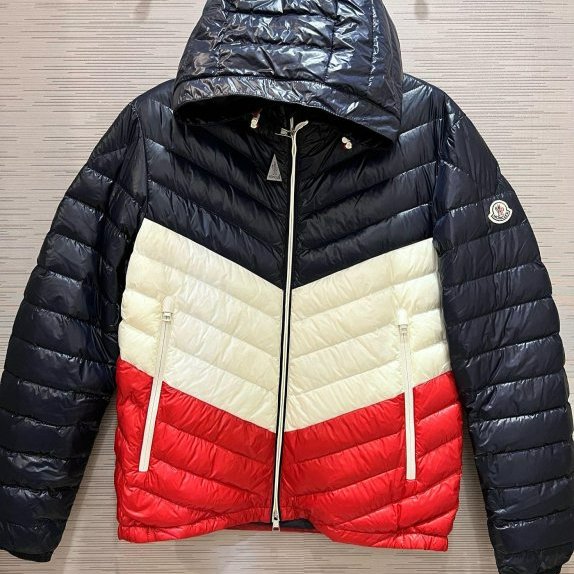 💎Han's house精品服飾💎moncler Palliser 羽絨 連帽 外套 現貨4-0