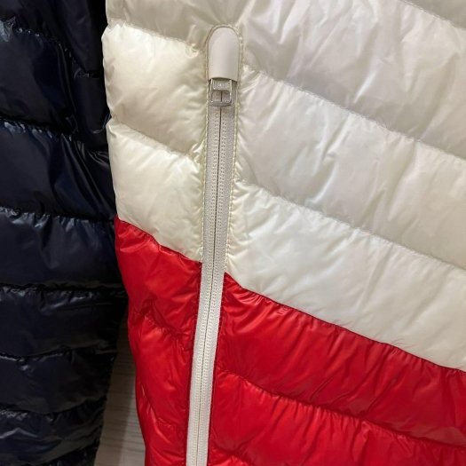 💎Han's house精品服飾💎moncler Palliser 羽絨 連帽 外套 現貨4-1