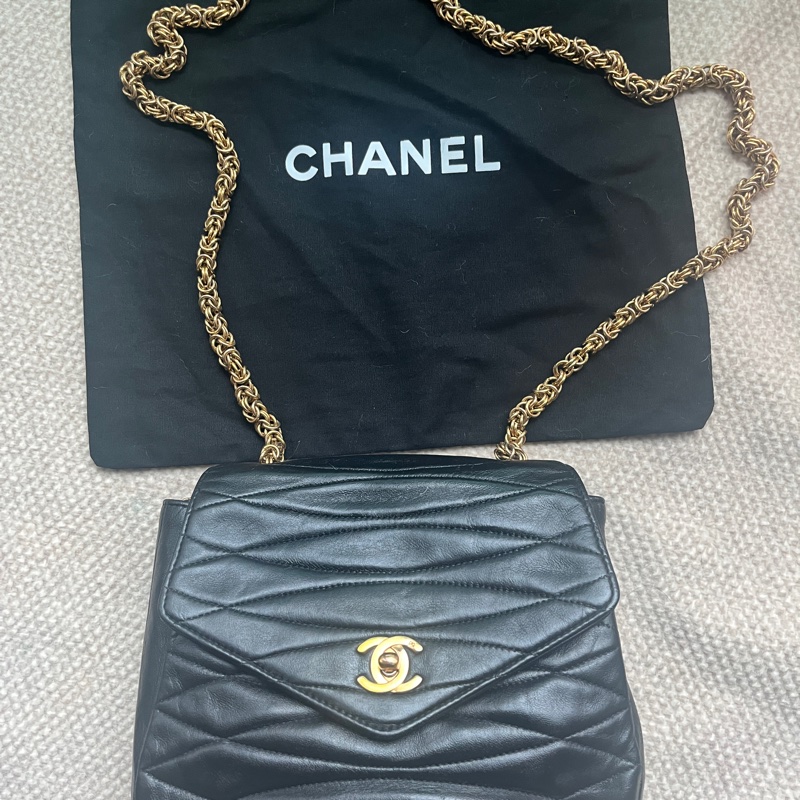 Chanel 香奈兒極稀少魚鱗紋金鍊包-0