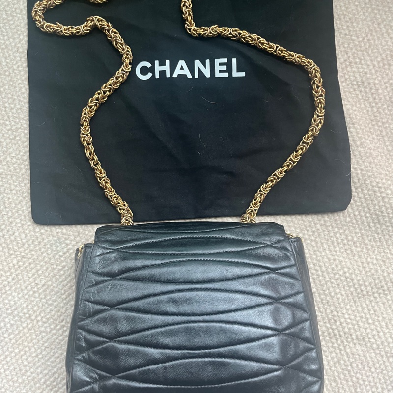 Chanel 香奈兒極稀少魚鱗紋金鍊包-5