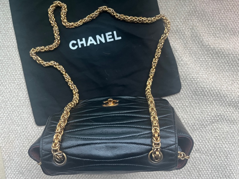Chanel 香奈兒極稀少魚鱗紋金鍊包-6