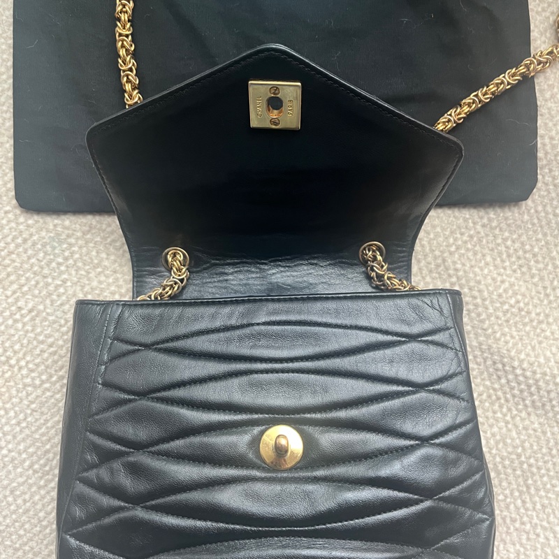 Chanel 香奈兒極稀少魚鱗紋金鍊包-7