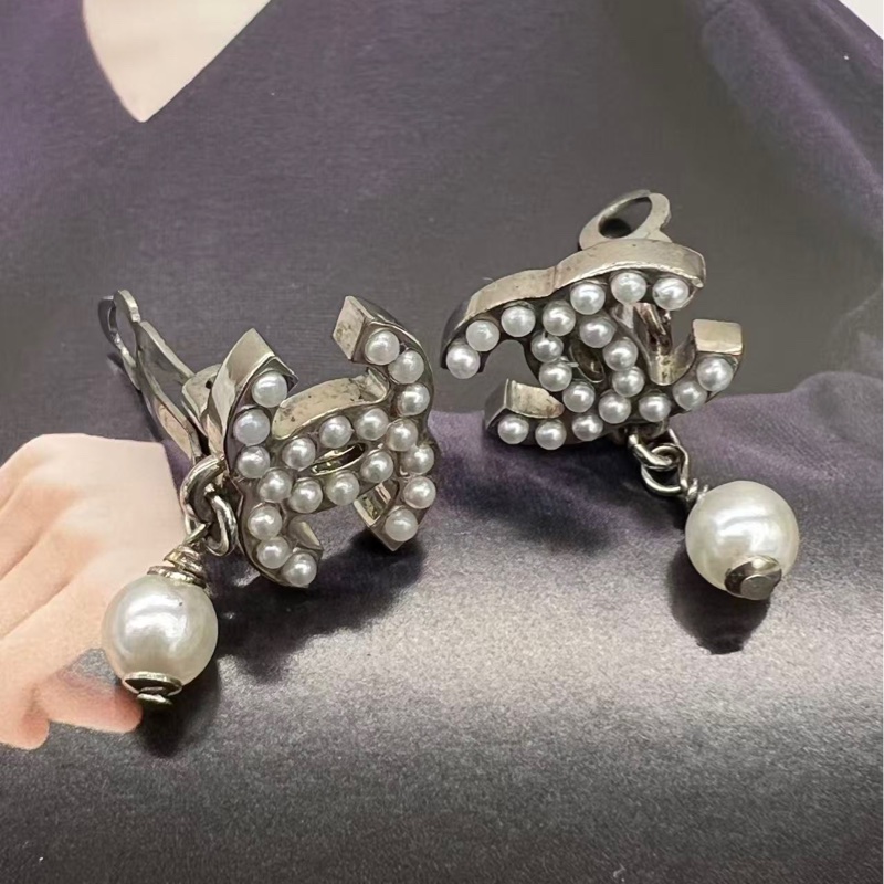 Chanel earrings silver in metal-2