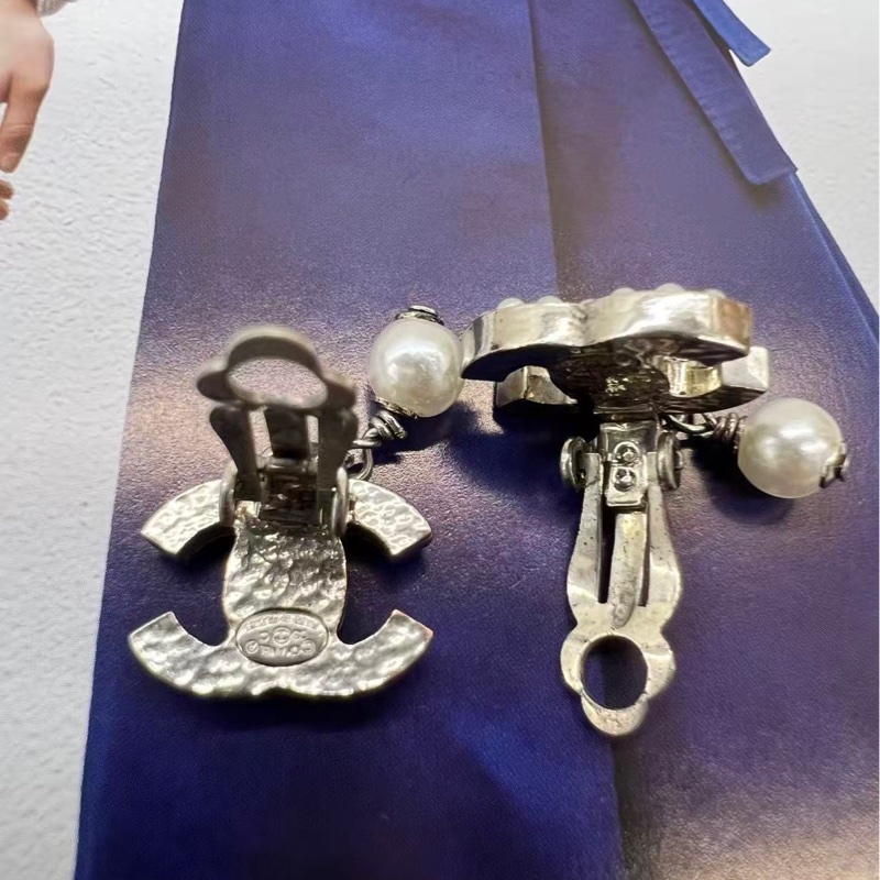 Chanel earrings silver in metal-7