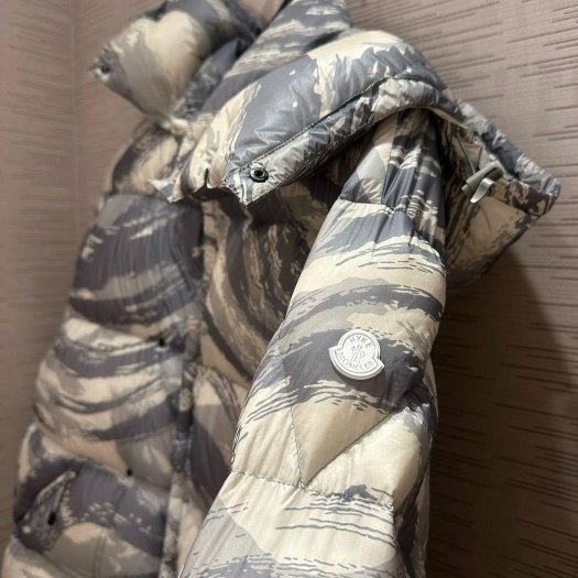 💎Han's house精品服飾💎moncler 聯名 高機能 羽絨 連帽 可拆 外套 可水手洗 現貨 1/2 原價63700-1