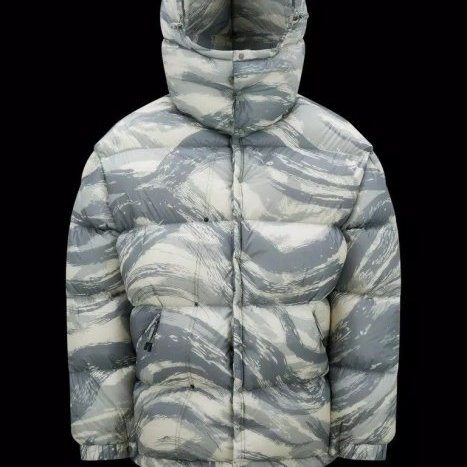💎Han's house精品服飾💎moncler 聯名 高機能 羽絨 連帽 可拆 外套 可水手洗 現貨 1/2 原價63700-2