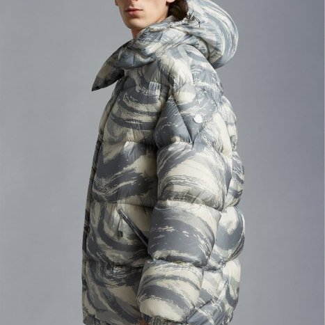 💎Han's house精品服飾💎moncler 聯名 高機能 羽絨 連帽 可拆 外套 可水手洗 現貨 1/2 原價63700-3