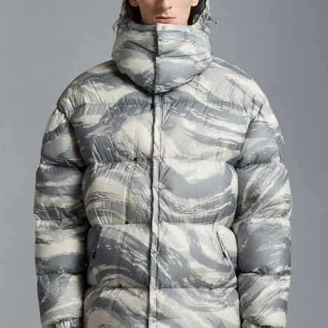 💎Han's house精品服飾💎moncler 聯名 高機能 羽絨 連帽 可拆 外套 可水手洗 現貨 1/2 原價63700-5