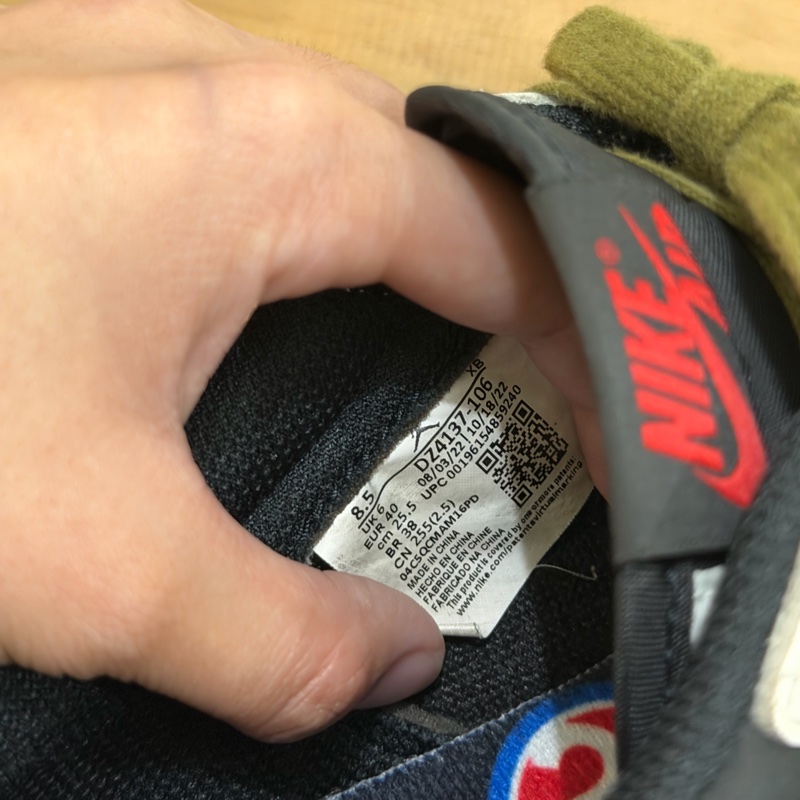 Travis Scott x Air Jordan 1 Low OG "Olive" 橄欖綠倒鉤-3