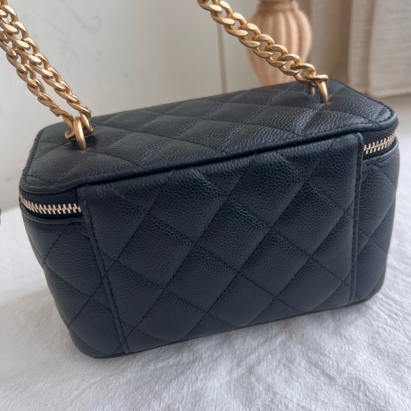 ෆ Chanel 愛心調節扣化妝盒 化妝包 荔枝皮-9