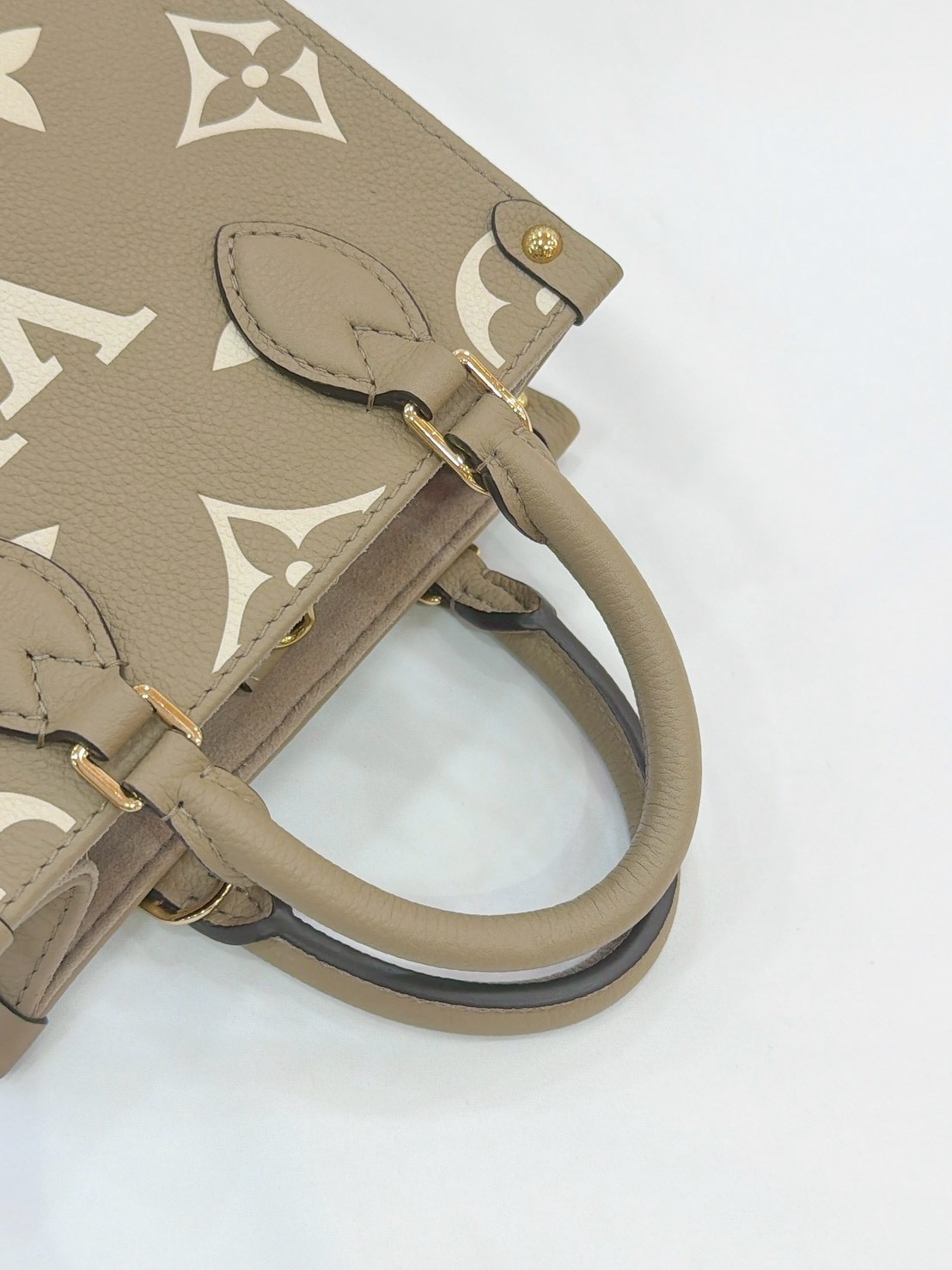 香緹國際精品 LV ONTHEGO BB 壓紋肩背包 1007-9