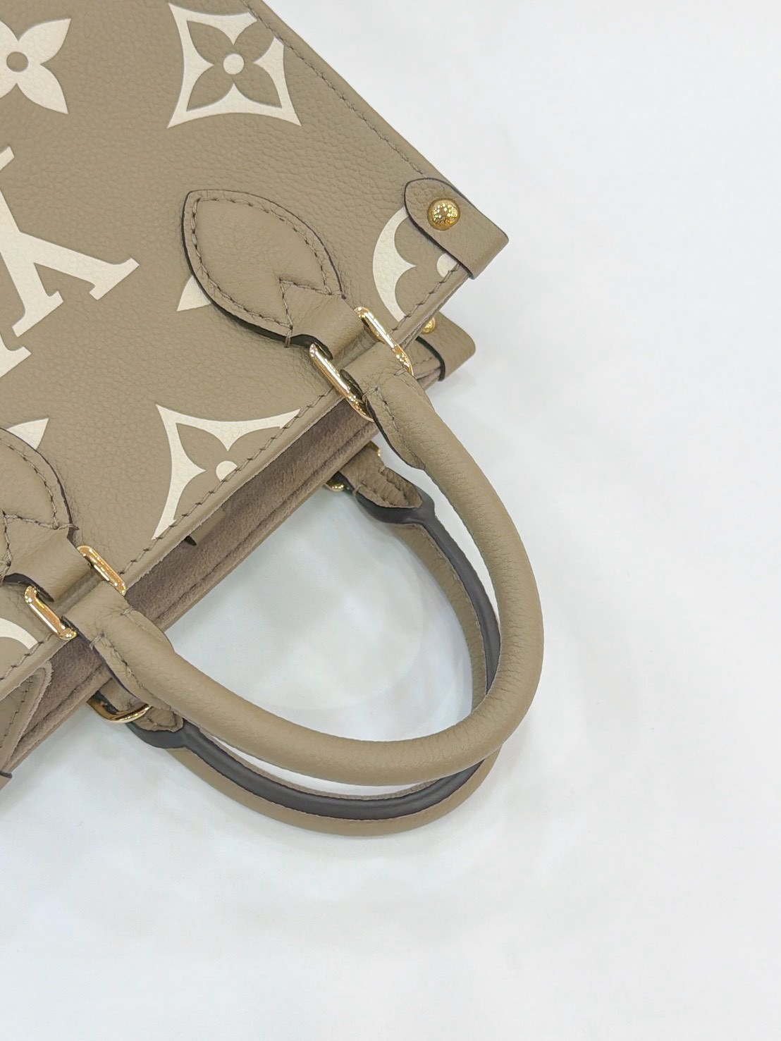 香緹國際精品 LV ONTHEGO BB 壓紋肩背包 1007-10