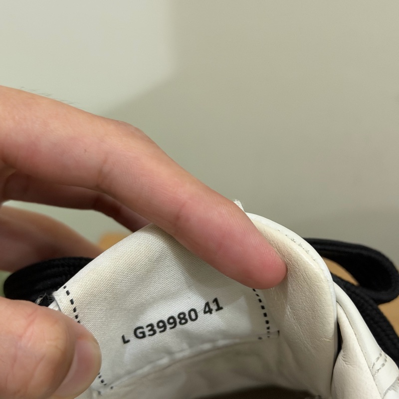 CHANEL 香奈兒 經典黑白小牛皮運動鞋 G39980-3