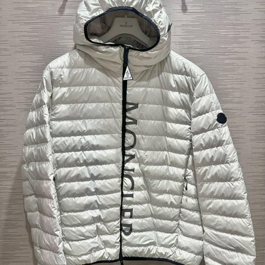 💎Han's house精品服飾💎moncler Lauzet 羽絨 連帽 外套 可水手洗 現貨6 原價44000-1