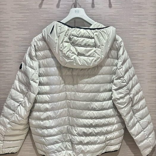 💎Han's house精品服飾💎moncler Lauzet 羽絨 連帽 外套 可水手洗 現貨6 原價44000-2