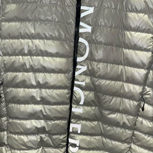 💎Han's house精品服飾💎moncler Lauzet 羽絨 連帽 外套 可水手洗 現貨6 原價44000-3