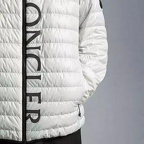 💎Han's house精品服飾💎moncler Lauzet 羽絨 連帽 外套 可水手洗 現貨6 原價44000-8