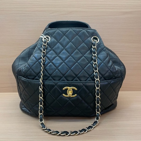 Chanel黑金抽绳中號水桶包 單肩手提斜挎包 2017年 23開 無附件