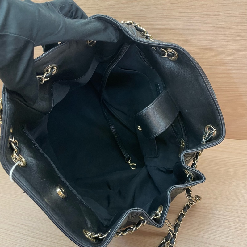 Chanel黑金抽绳中號水桶包 單肩手提斜挎包 2017年 23開 無附件-9