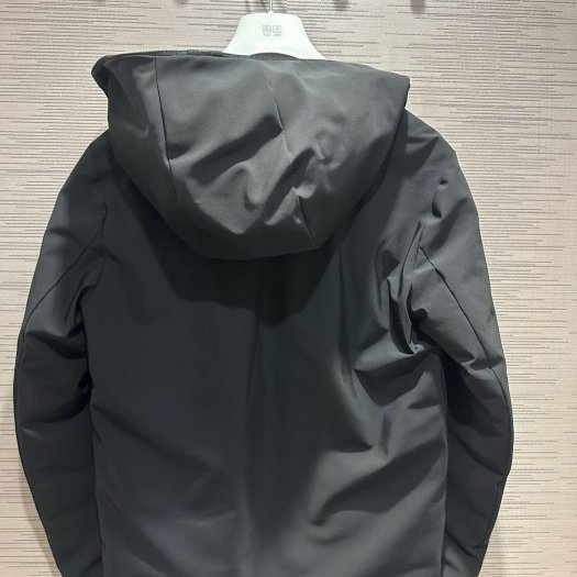 💎Han's house精品服飾💎moncler Lioret 防風 防水 風衣 內 羽絨 連帽 外套 現貨 0 原價 52700-1