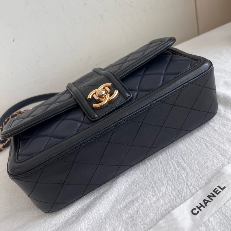 ෆ Chanel 深藍拼黑季節限定CF-14