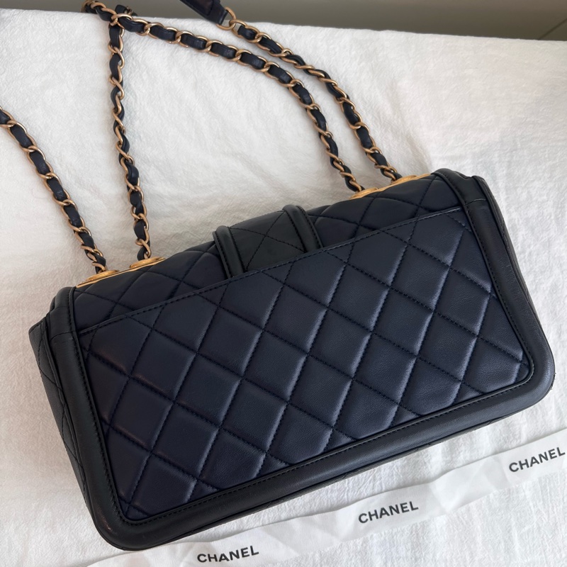 ෆ Chanel 深藍拼黑季節限定CF-16