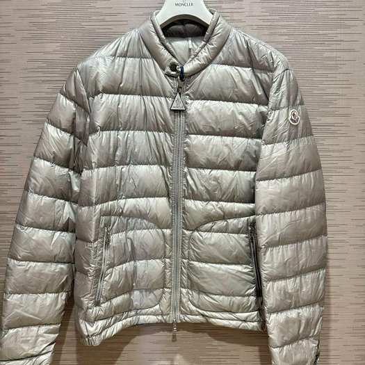 💎Han's house精品服飾💎moncler Acorus 羽絨 外套 可手水洗 淺灰銀 現貨5原價43200-1