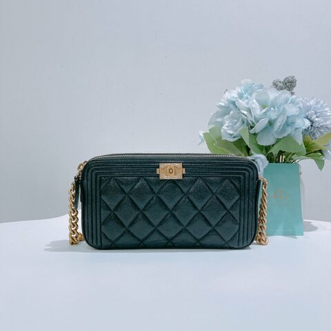 TW4861 Chanel 香奈兒拉鏈手機包 荔枝皮黑金 Boy Phone Case With Chain Caviar Black