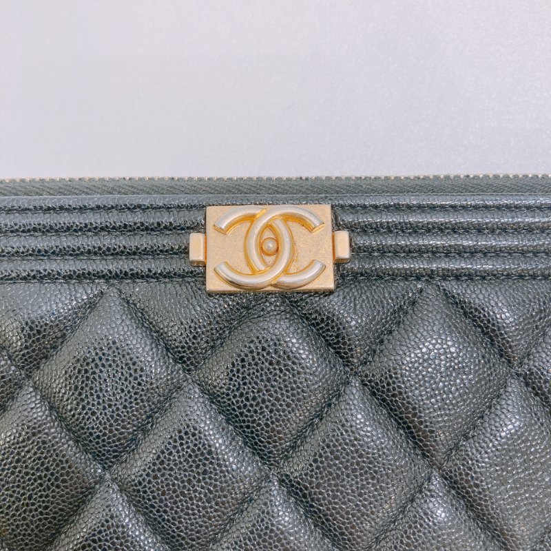 TW4861 Chanel 香奈兒拉鏈手機包 荔枝皮黑金 Boy Phone Case With Chain Caviar Black-10