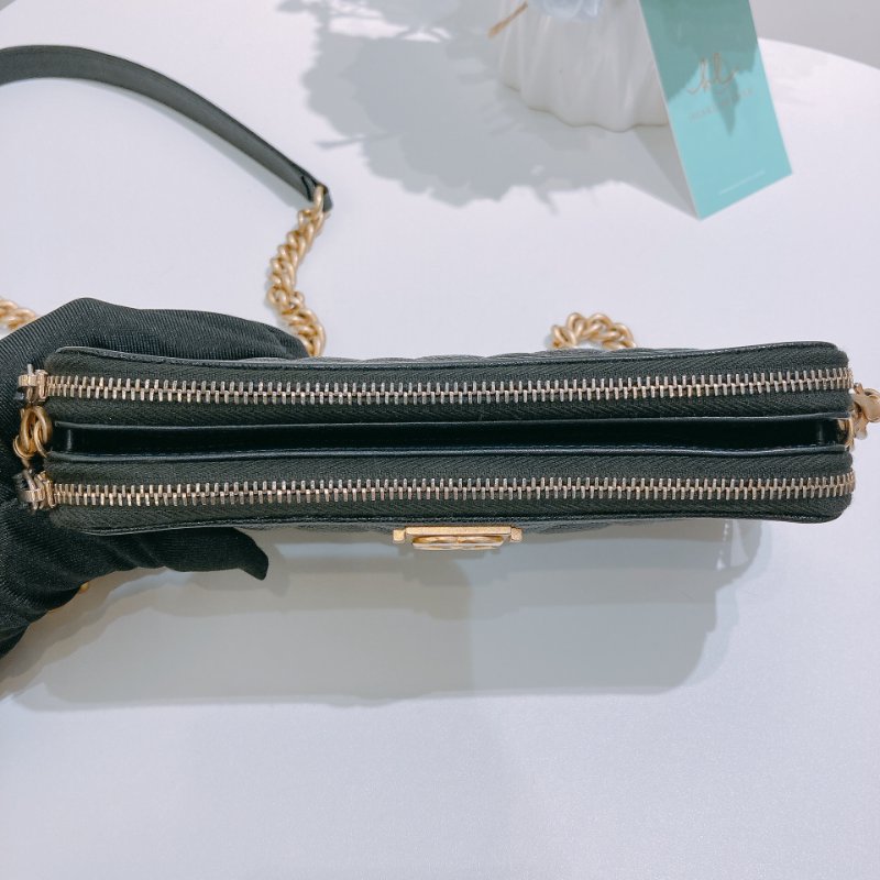 TW4861 Chanel 香奈兒拉鏈手機包 荔枝皮黑金 Boy Phone Case With Chain Caviar Black-19