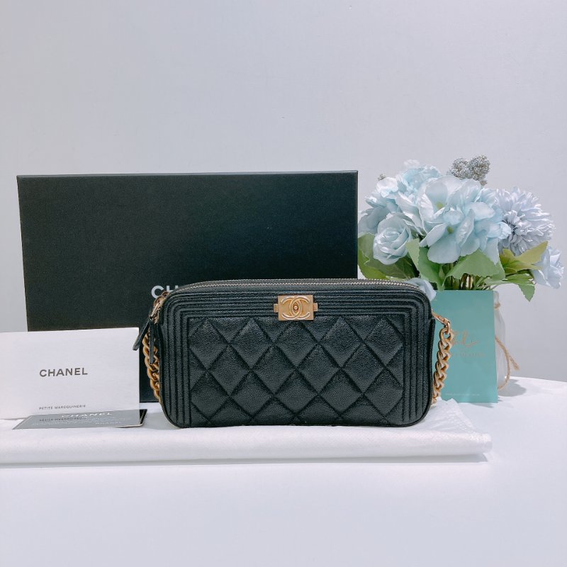 TW4861 Chanel 香奈兒拉鏈手機包 荔枝皮黑金 Boy Phone Case With Chain Caviar Black-21