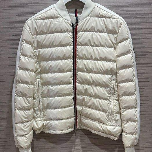 💎Han's house精品服飾💎MONCLER Arroux 羽絨 外套 可水洗 現貨6 原價45700-1