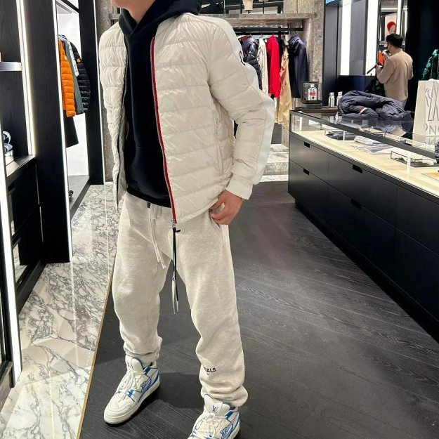 💎Han's house精品服飾💎MONCLER Arroux 羽絨 外套 可水洗 現貨6 原價45700-6