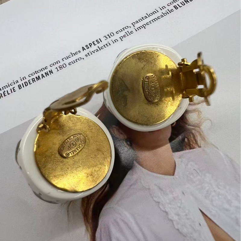 Chanel 立體波波點夾式耳環-1