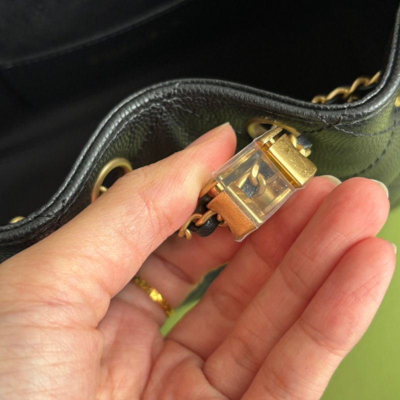::CHANEL:: 25 迷你包 AS5631 黑荔枝金釦25包 MINI HOBO 2025/26 Cruise-11
