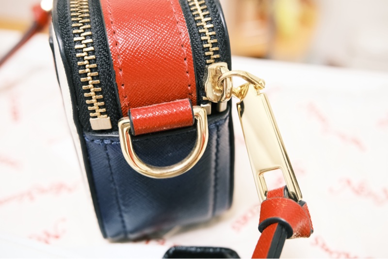 MARC JACOBS 紅白藍撞色相機包-15