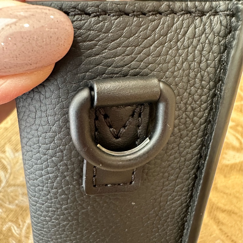 LV 黑牛皮黑釦下蓋斜背包M82085-13