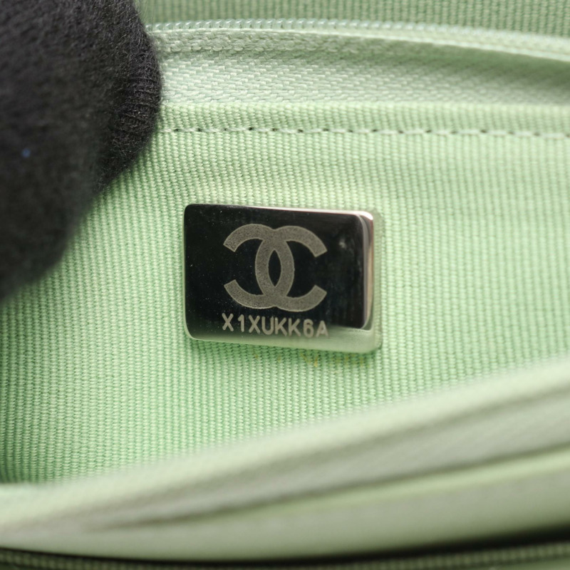 香奈兒 (CHANEL) 絎縫鏈條肩背斜背包，羊皮材質，綠色黑色五金，二手-5