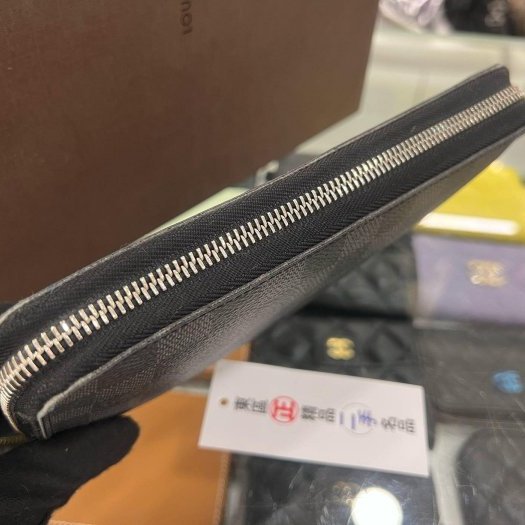 東區正精品㊣LV N60111 黑灰格16卡ㄇ字拉鍊長夾大款 RZ6430-3