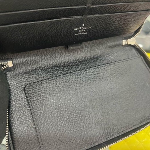 東區正精品㊣LV N60111 黑灰格16卡ㄇ字拉鍊長夾大款 RZ6430-11