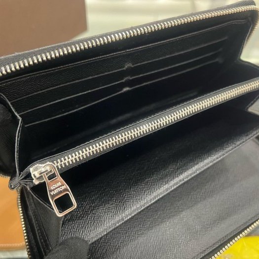 東區正精品㊣LV N60111 黑灰格16卡ㄇ字拉鍊長夾大款 RZ6430-13